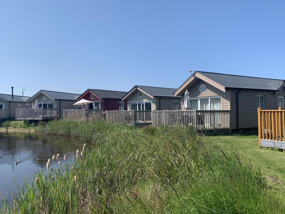 The Lake House At The Bay Filey, Sleeps 4, 1 Dog Welcome For Free Too Exterior photo